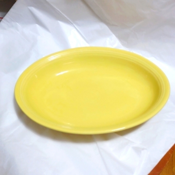 FIESTA OVAL BOWL 12IN. X 9IN. IN A BEAUTIFUL FEISTA YELLOW COLOR - Picture 2 of 4